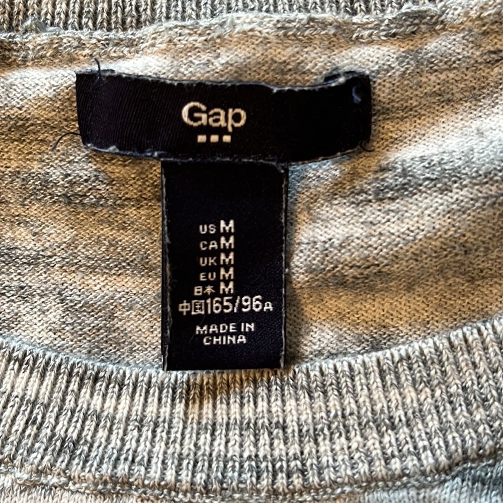 GAP Lightweight High-Low Sweater - Picture 3 of 7